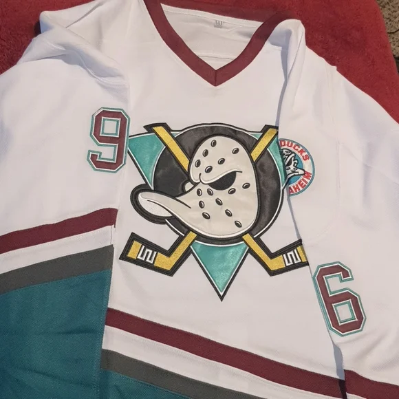 Nwt Mighty Ducks Conway Hockey Jersey Authentic - Picture 8 of 12
